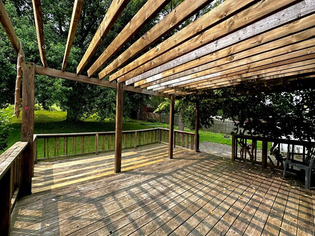 Building Photo - 6962 Adaside Dr SE