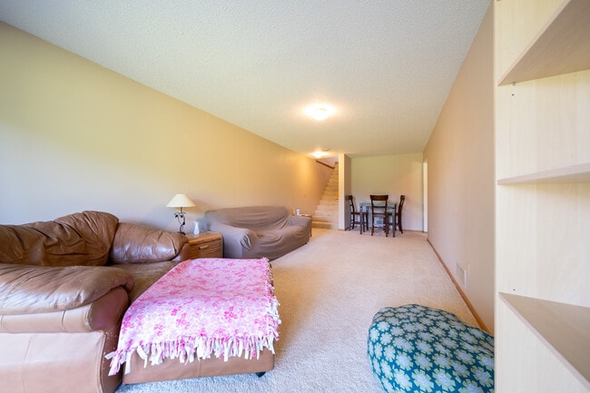 Building Photo - 8772 Coburn Ct
