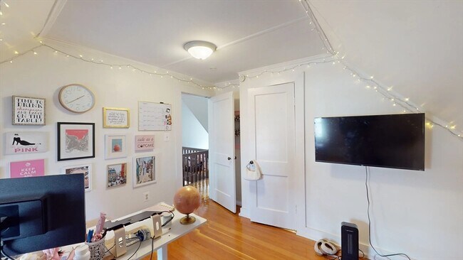 Building Photo - 64 Winslow Ave