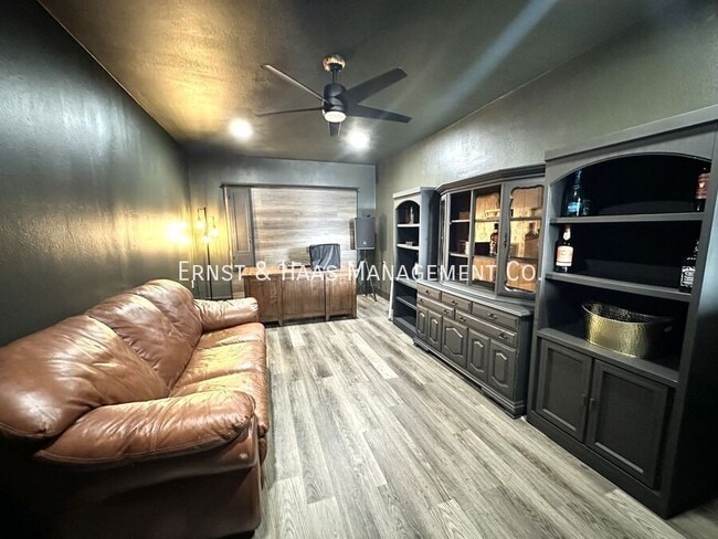 Building Photo - 1120 East E Street