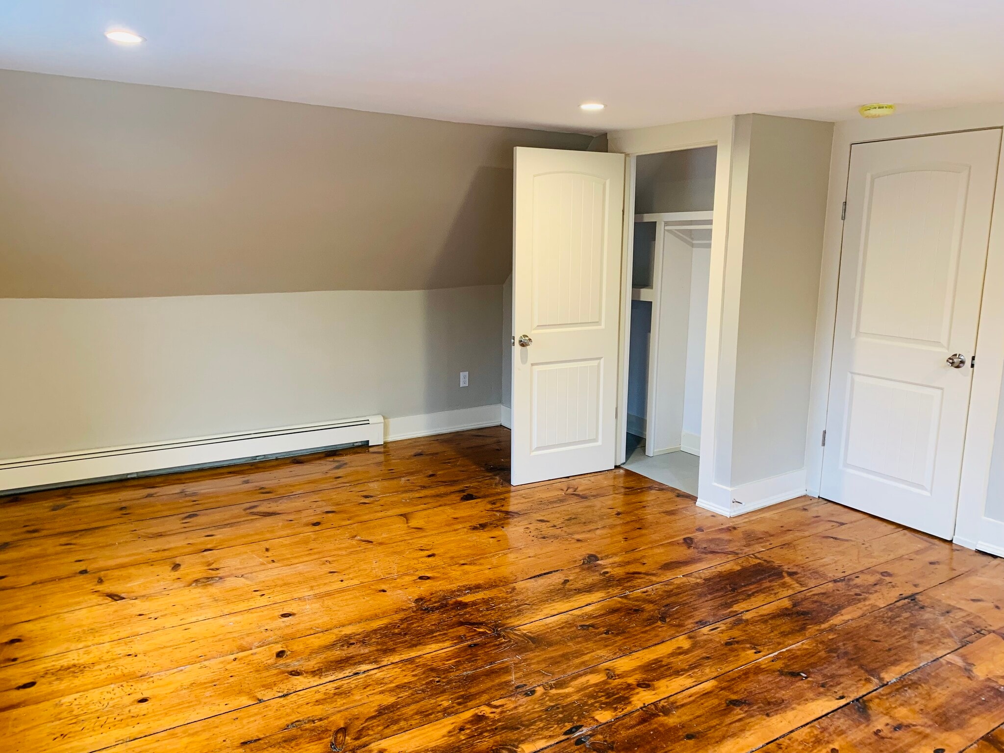 Building Photo - 2015 Quechee Main St