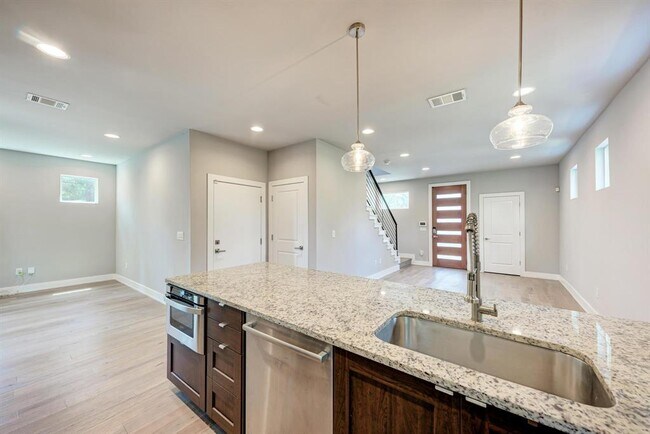 Building Photo - 5308 Downs Dr