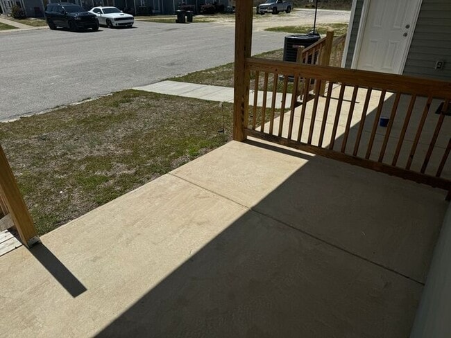 Building Photo - 2 bedroom 2.5 bath Townhouse in Hope Mills