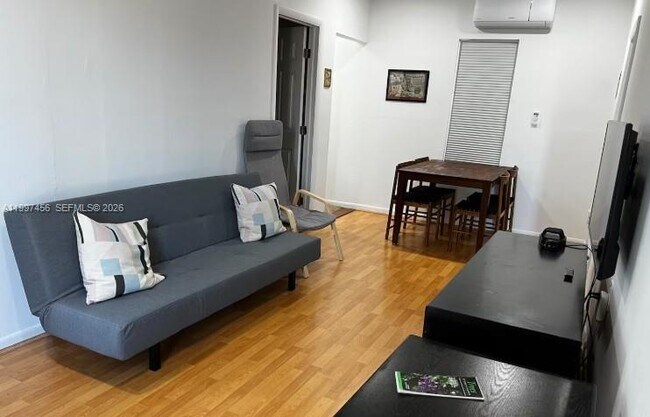 Building Photo - 2160 SW 17th St