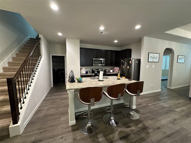 Building Photo - 24810 Adami Veduta Ct