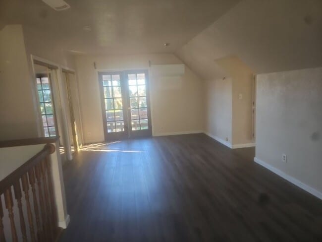 Building Photo - 520 Margot Ln