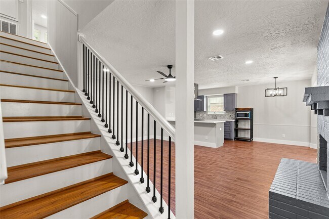 Building Photo - 9639 Springview Ln