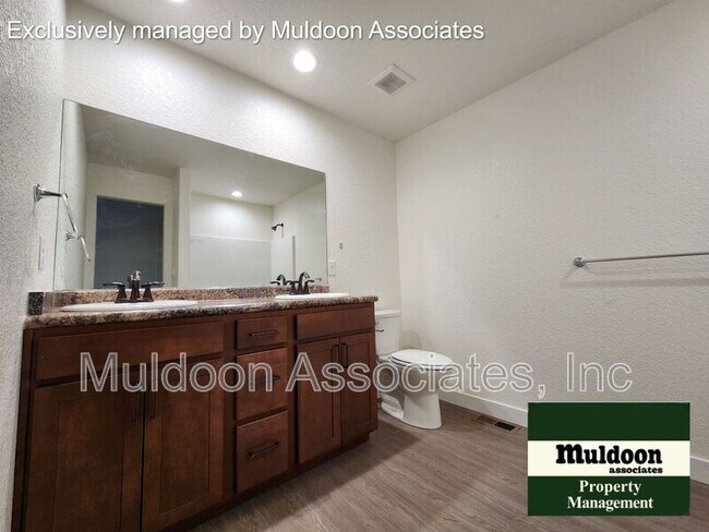 Building Photo - 251 W Acorn Dr