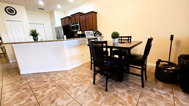 Building Photo - 4085 Shadetree Ln