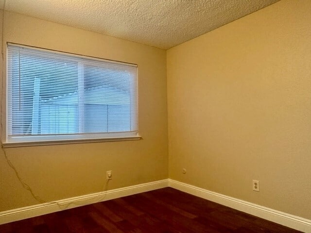 Building Photo - Beautifully Updated 4-Bedroom Home