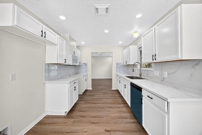 Building Photo - 17243 Valemist Ct