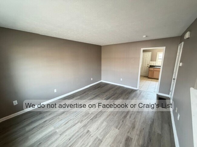 Interior Photo - Kensington Court 6467