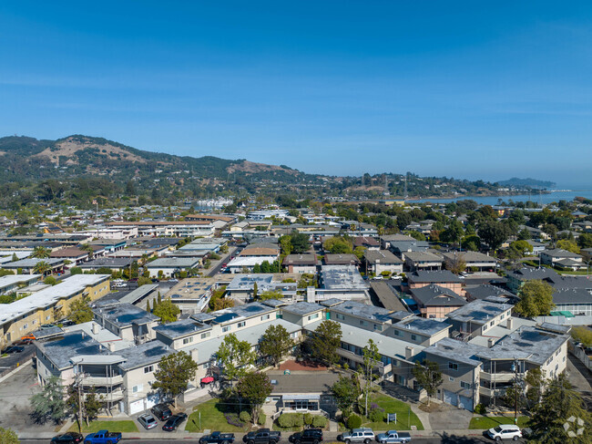 Aerial - Sommerhill Townhouses