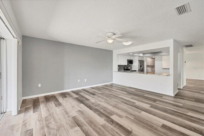 Building Photo - 4220 Center Pointe Ln