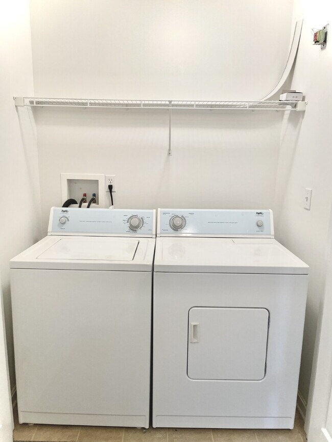 Building Photo - "2-Bed, 2-Bath apartment on Stonestreet Road only $1100 monthly!"