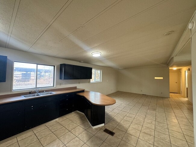 Building Photo - 170 S Outlook Rd