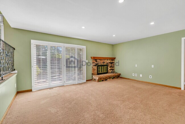 Building Photo - 30 Pony Ct