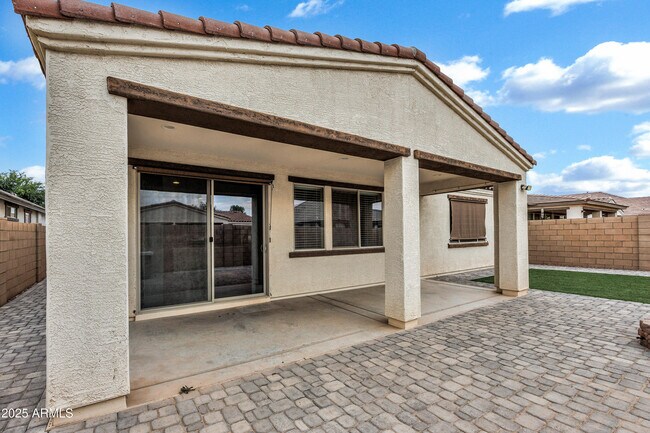 Building Photo - 22771 E Via Del Palo