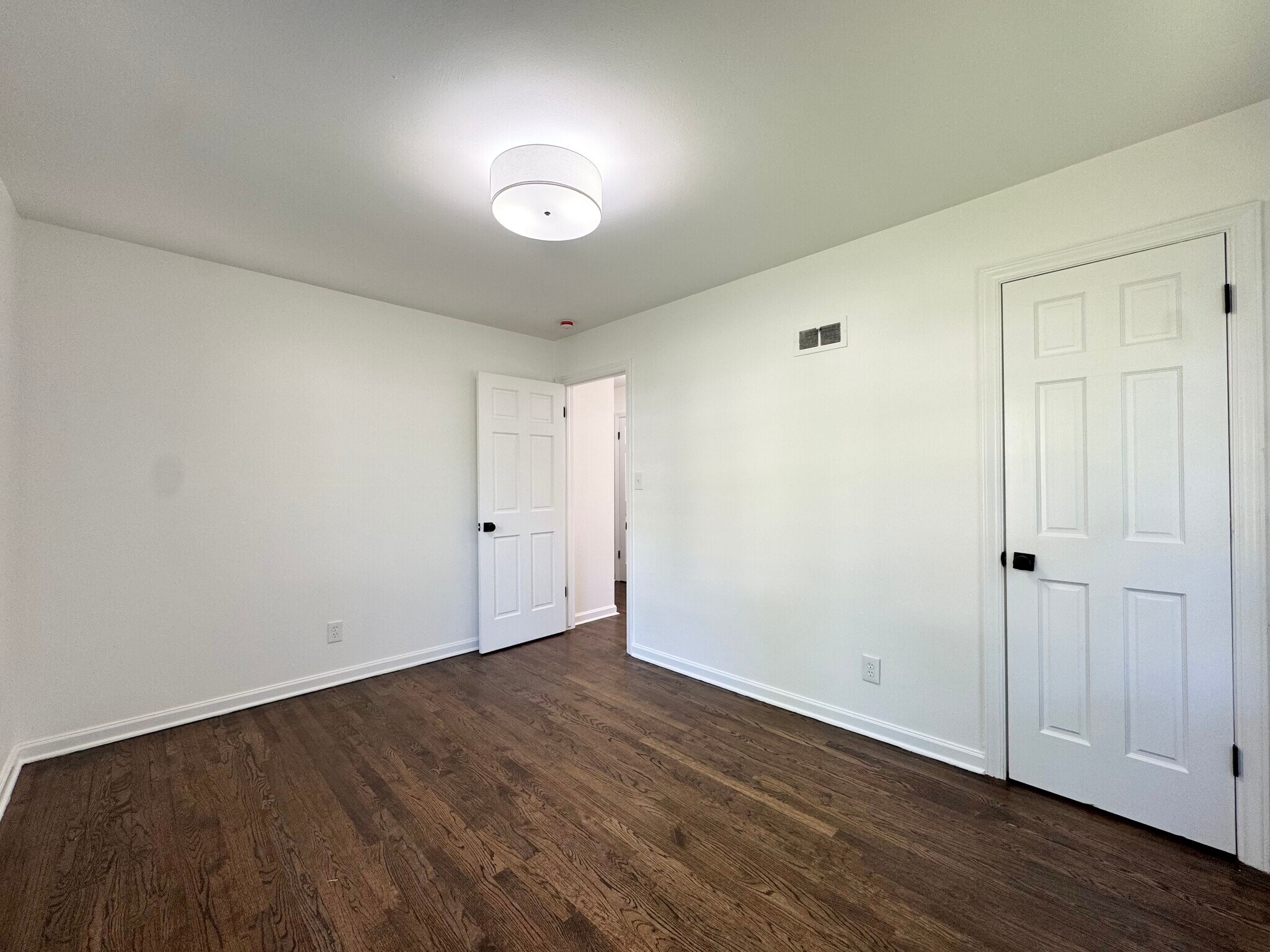 Building Photo - 7409 Beverly St