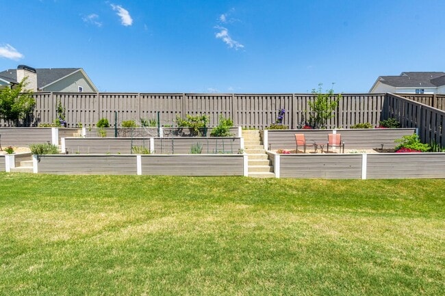 Building Photo - 3067 Rosewood Dr