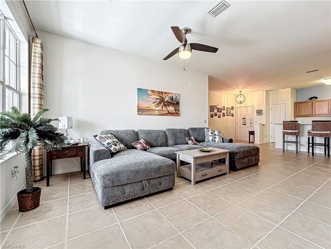 Building Photo - 3 bedroom 2 bathroom Condo in Majestic Pointe