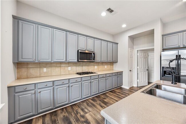 Building Photo - 4381 Challedon Dr