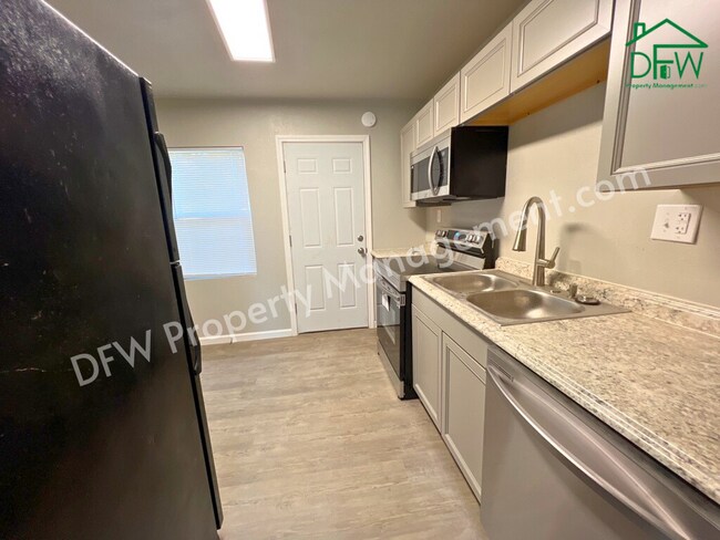 Building Photo - 1605 NW Irwin Ave