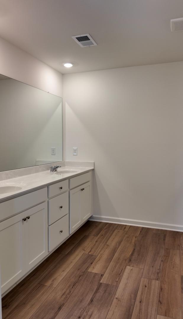 Building Photo - 136 Market St