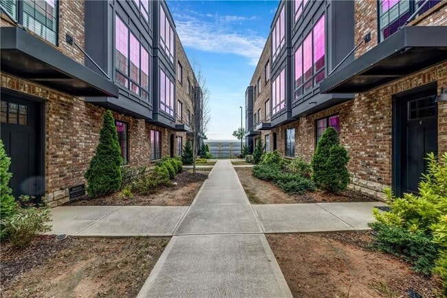 Building Photo - 267 Castleberry Station Dr SW