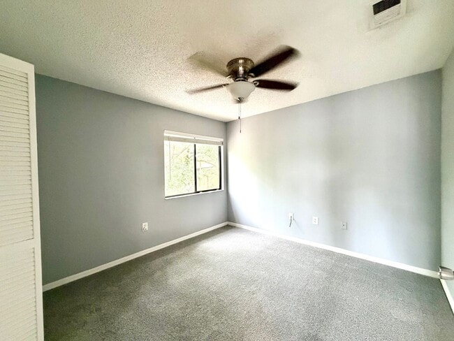 Building Photo - 549 Sun Ridge Pl