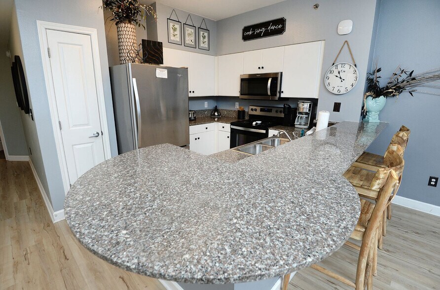 Building Photo - 104 Gulfside Ct