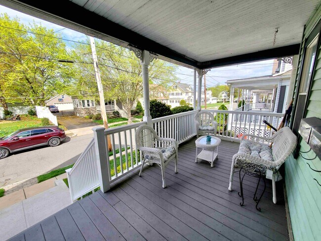 Building Photo - 93 Meridian St