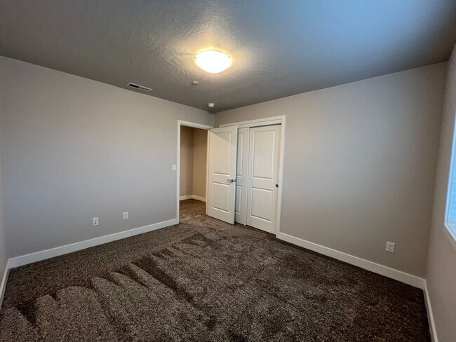 Building Photo - 2535 Brodie Ln