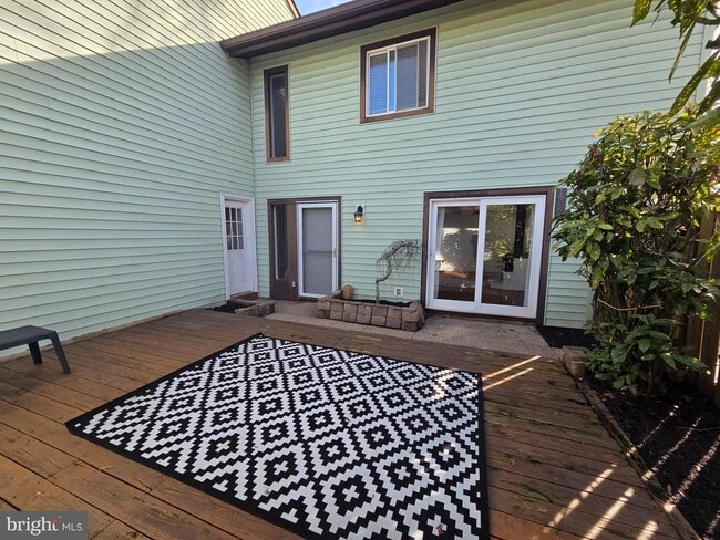 Building Photo - 1729 Leisure Way