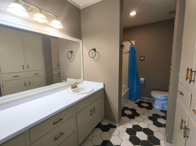 Building Photo - Comfortable 3 bedroom, 2 bath home in the WALL SCHOOL DISTRICT! AVAILABLE NOW!