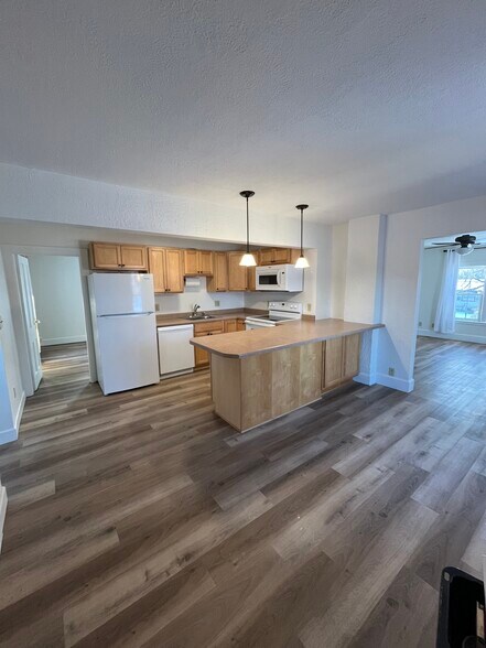 Primary Photo - 1625 Walnut St