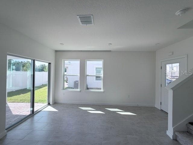 Building Photo - 6446 Horseshoe Ln Wy