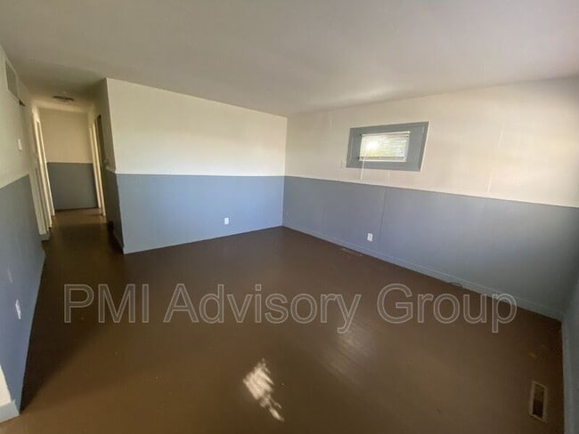 Building Photo - 3136 SE Fremont St