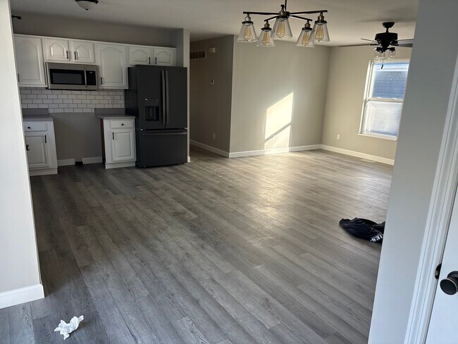 Building Photo - 140 Autumn Oaks Dr