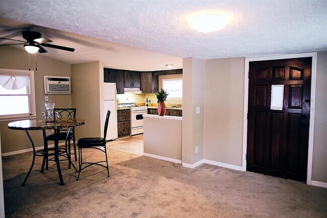 Building Photo - 814 Elkan Dr