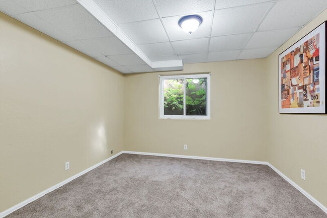 Building Photo - 5630 W 115th Ave