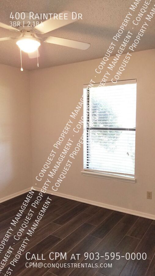 Building Photo - 400 Raintree Dr