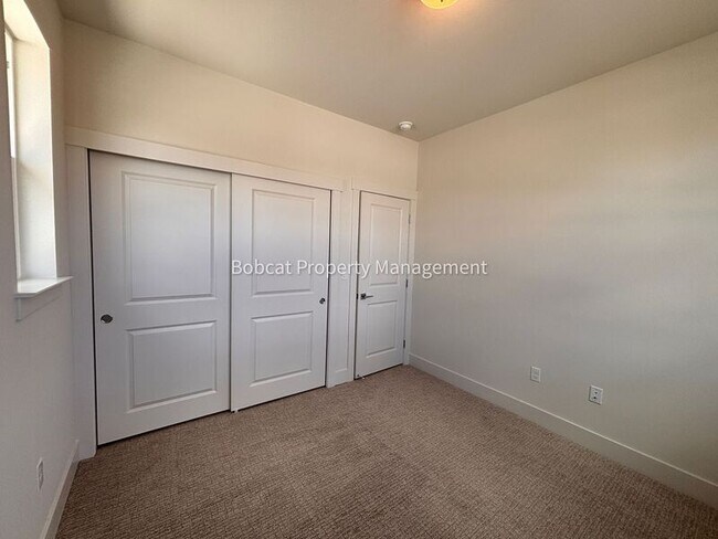 Building Photo - 1112 Little Ln