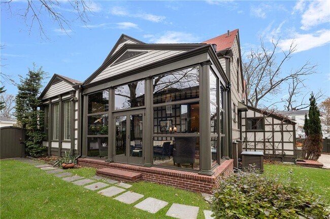 Building Photo - 4 Hunter Ave