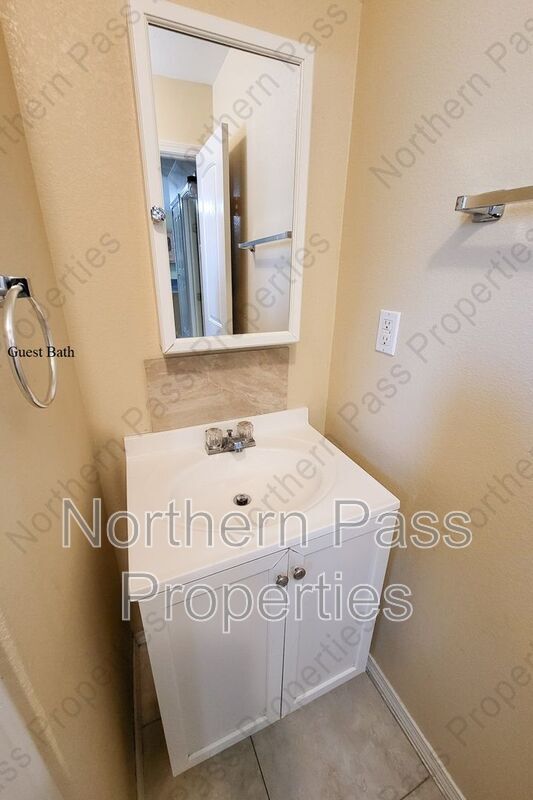 Building Photo - 7365 N. Loop