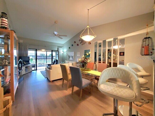 Building Photo - 245 Coldeway Dr