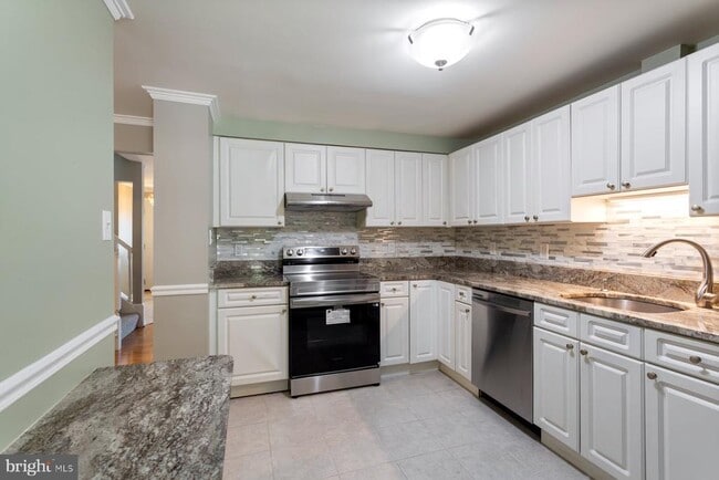 Building Photo - 10603 Tuppence Ct