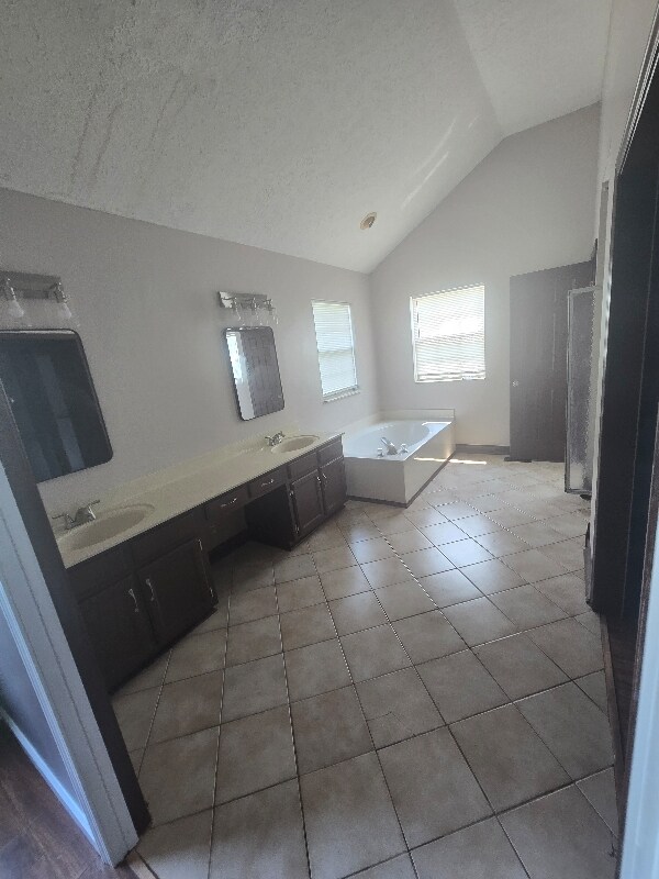 Building Photo - 503 Breslin Ave
