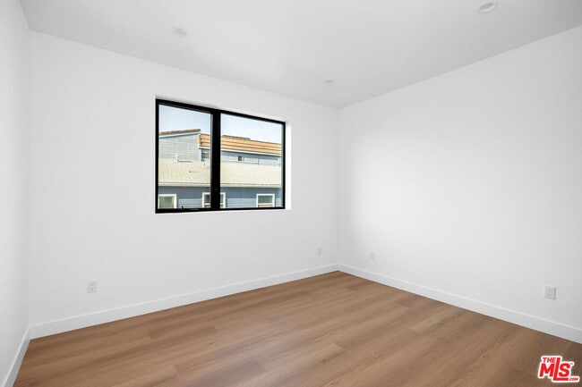 Building Photo - 1651 Selby Ave