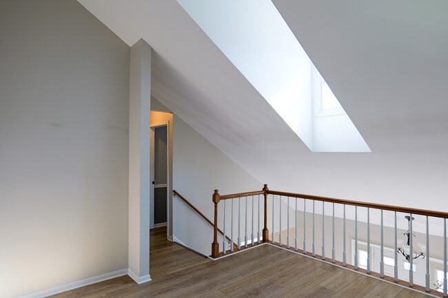 Building Photo - 1417 Queensgreen Cir